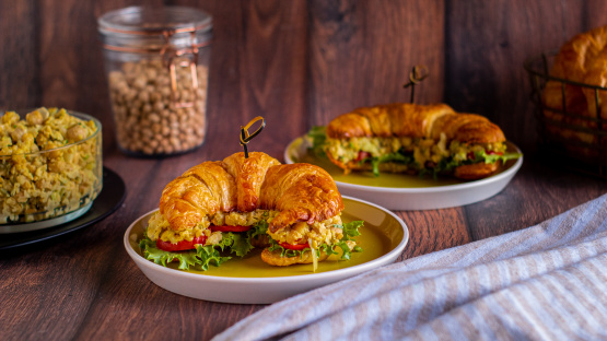 Mock Tuna Salad (Chickpea Salad)